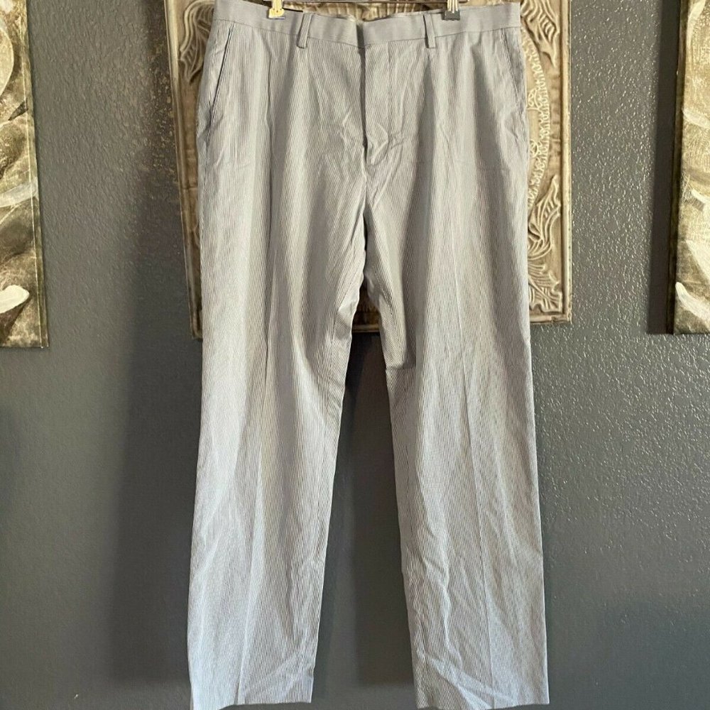 Banana Republic Men's blue white stripes  Tailored